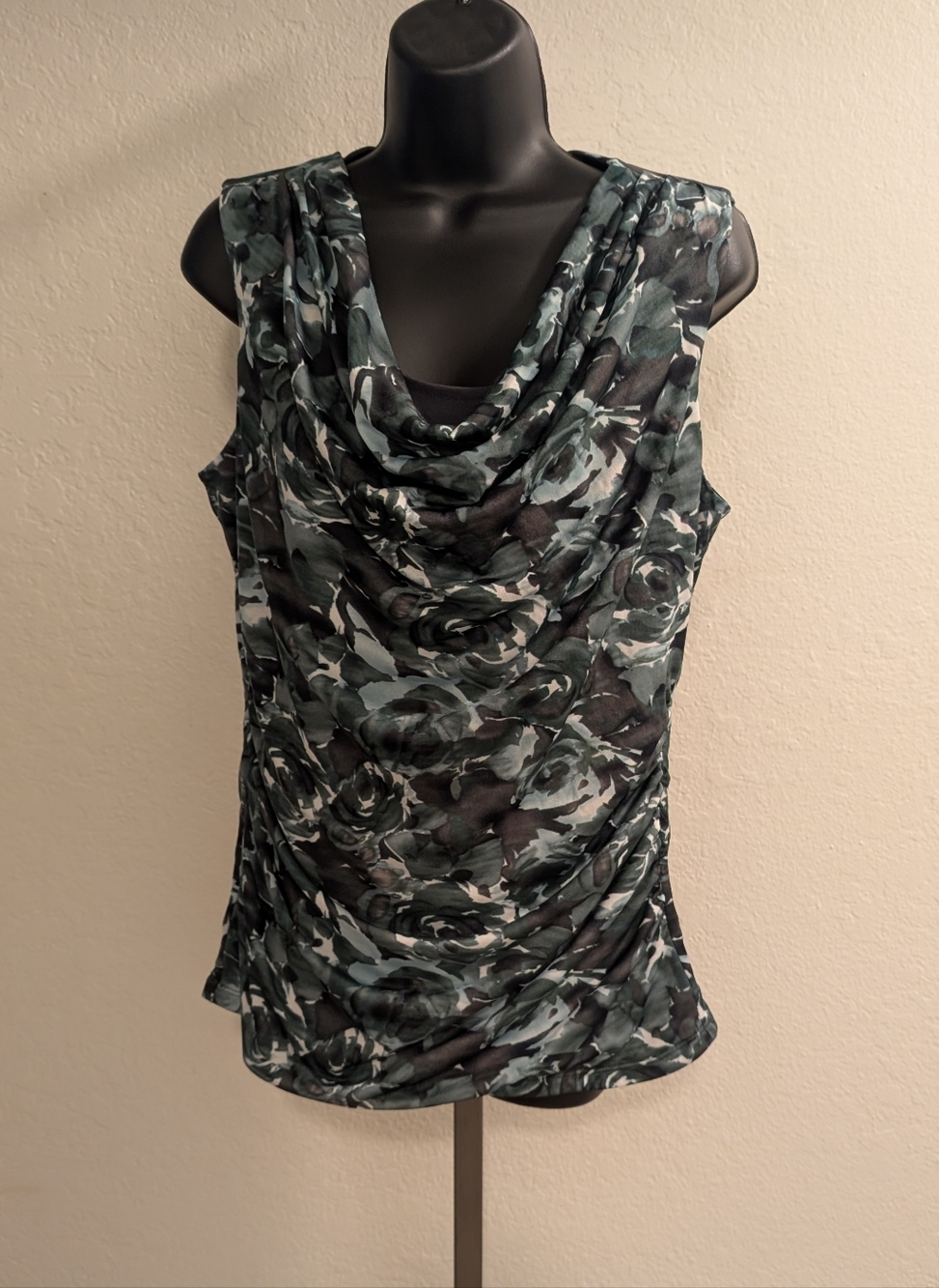 The Limited Multicolored Sleeveless Pullover Top